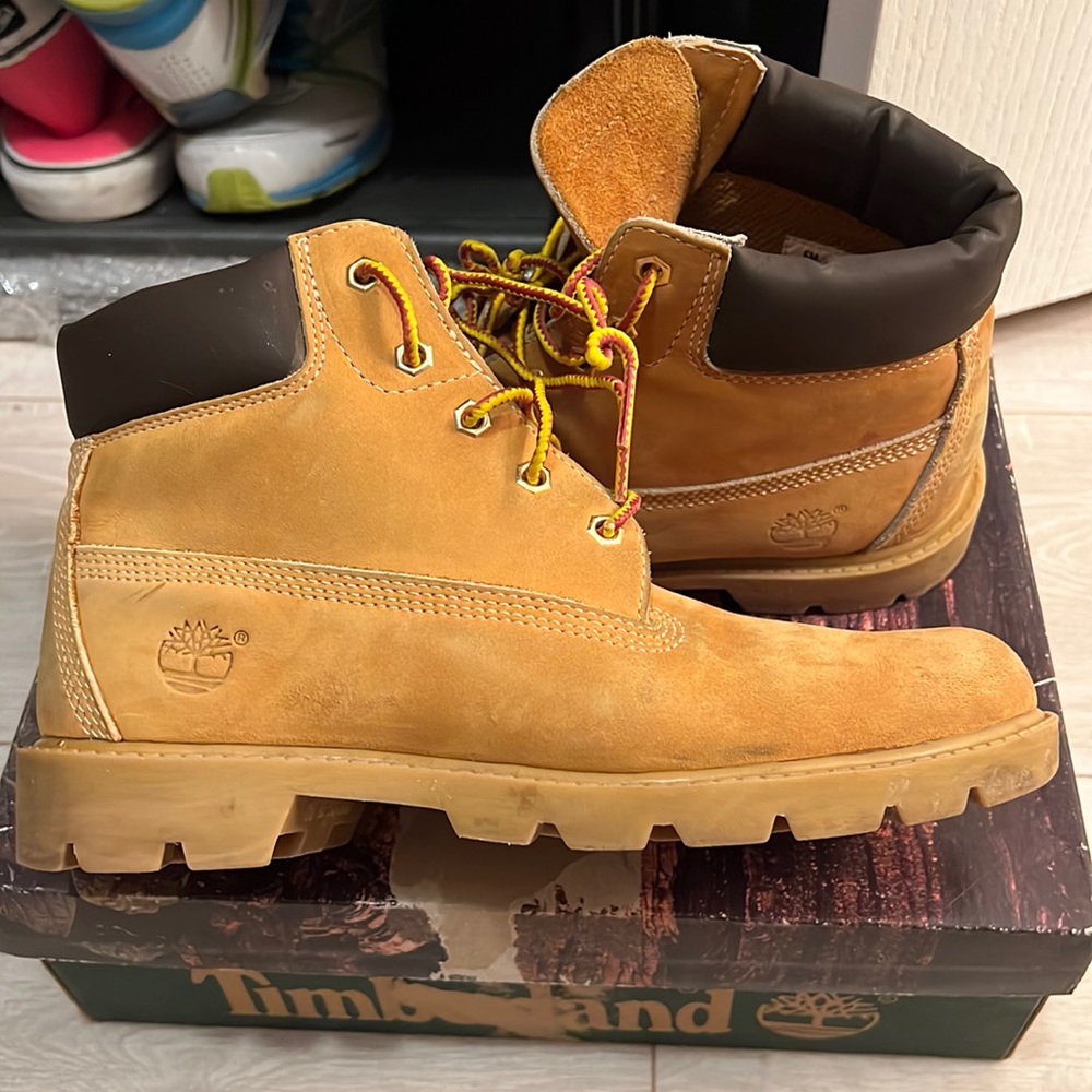 Timberland Classic Children’s Wheat Waterproof boots, size 6, genuine leather